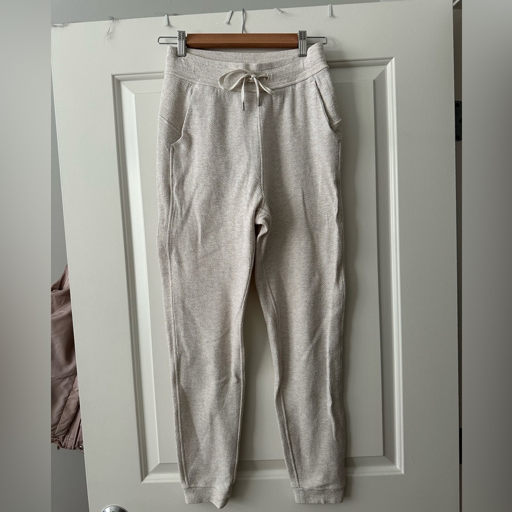 Lululemon Textured Joggers size 4